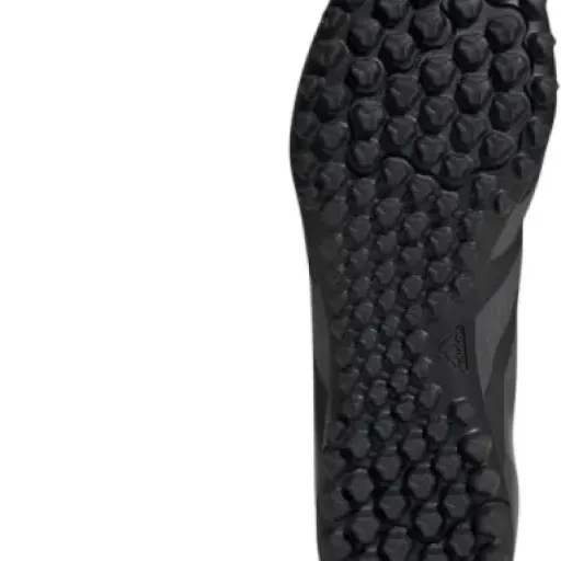 Test adidas Predator Club Turf : des crampons synthé qui font le job sur city stade