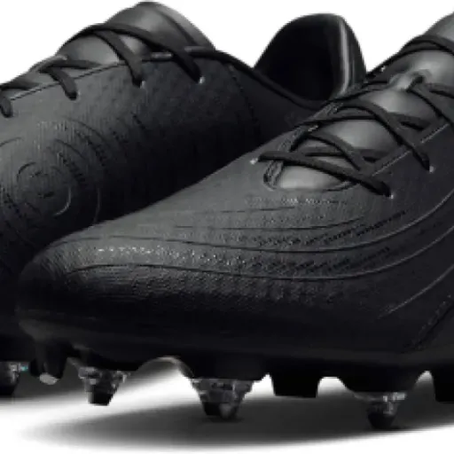 Test Nike Phantom GX 2 Academy SG-Pro AC : des crampons efficaces sur terrain gras, mais pas pour tous les pieds