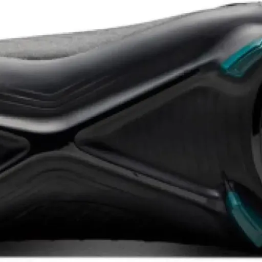 Test Nike Phantom Luna II Academy FG/MG : des crampons précis mais qui taillent minuscule