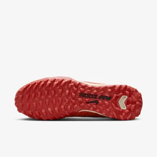 Test Nike Mercurial Superfly 9 Academy Turf : belles pompes, mais pas pour tout le monde
