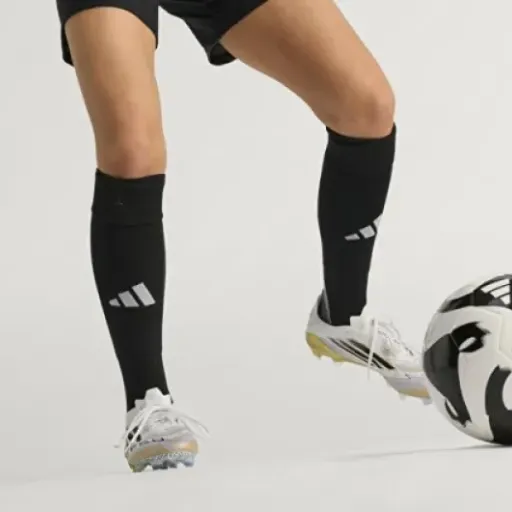 Test adidas Performance F50 Elite FG : des crampons légers qui misent tout sur la vitesse