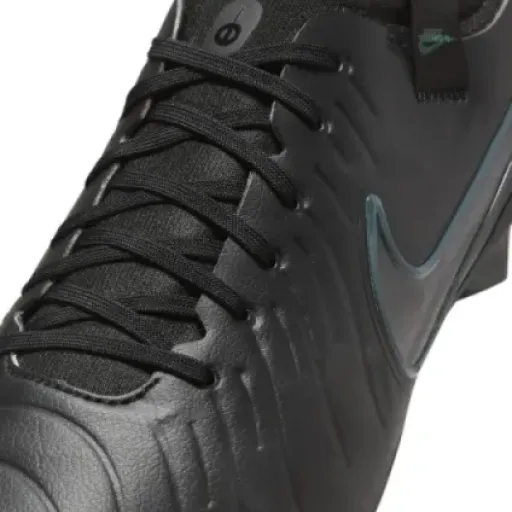 Test Nike Legend 10 Pro FG : des crampons sérieux pour terrain sec, mais pas parfaits