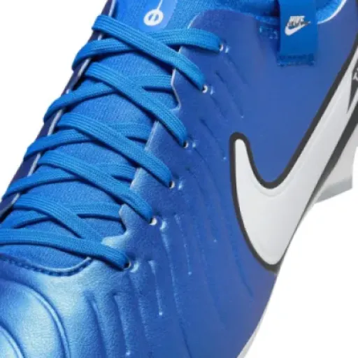 Test Nike Legend 10 Pro FG : des crampons sérieux pour ceux qui jouent souvent
