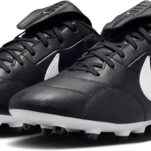Test NIKE The Premier III FG : la paire classique en cuir qui mise tout sur le toucher de balle