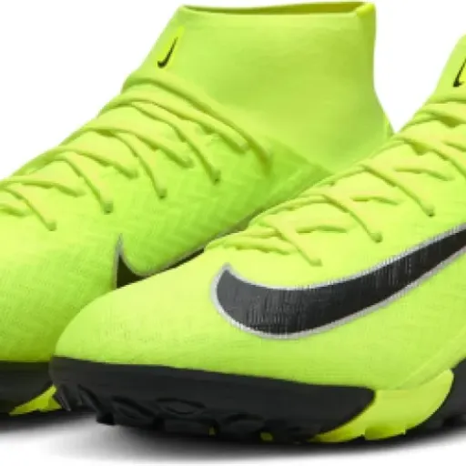 Test Nike Mercurial Superfly 10 Academy TF : des crampons turf rapides mais pas parfaits