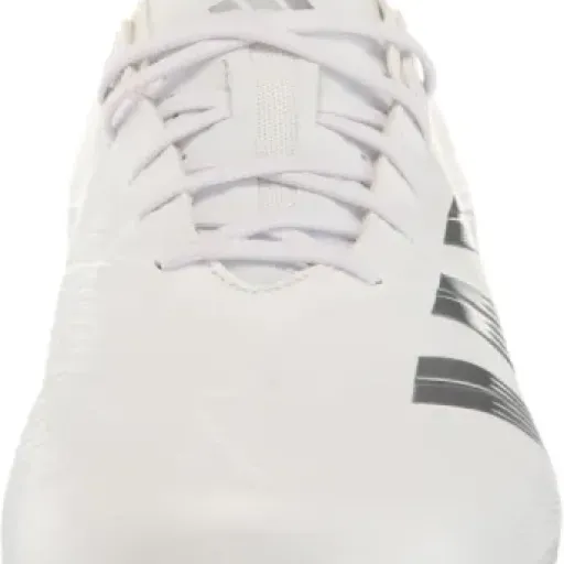 Test adidas Predator 24 League Low FG : des crampons efficaces pour terrain sec sans chichi