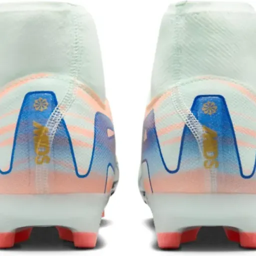 Test Nike Mercurial Superfly 10 Academy AG : des crampons rapides mais pas parfaits